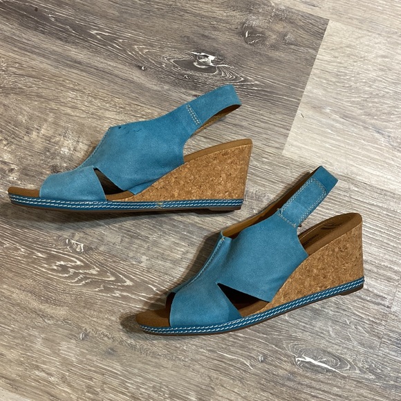 39. Clarks Helio Float Wedge Sandals - Picture 3 of 10